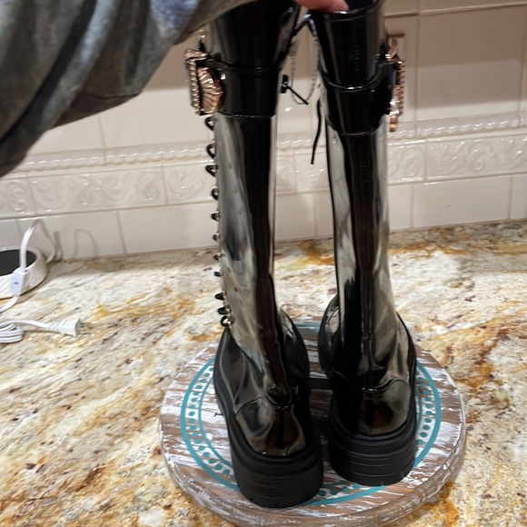 GB lace up chunky boot size 6 NWOT LAST PAIR ! - Picture 6 of 7